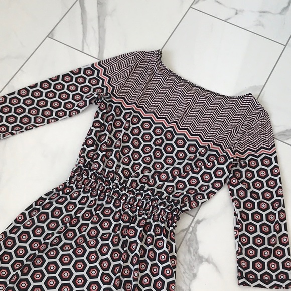 Max Studio Geometrical Dress - Picture 9 of 10